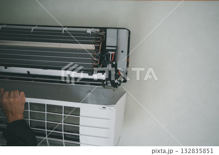 installation of an air conditioner installation of an air conditioner 132835851