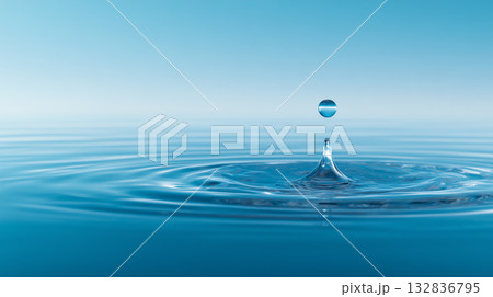 清らかな水面に落ちる一滴：静寂と波紋 132836795