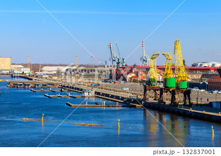 Old cranes on city boulevard in Szczecin, Poland 132837001