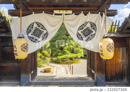 妙心寺塔頭　大心院　山門 132837308