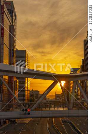 大阪 阿倍野歩道橋から見た街並み 夕景 大阪 阿倍野歩道橋から見た街並み 夕景 132837333