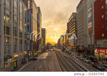 大阪　阿倍野歩道橋から見た街並み　夕景 132837341