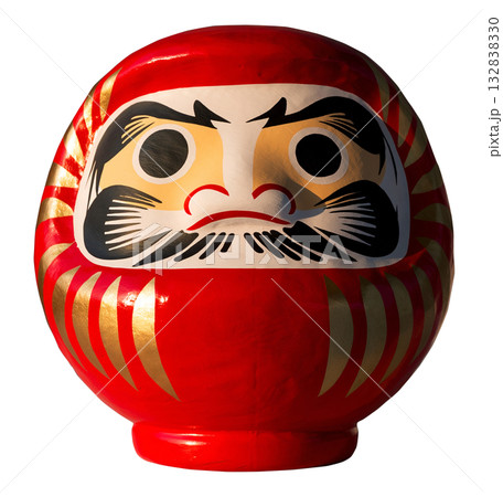 日本の伝統的な工芸品「だるま」キリヌキ背景透過 132838330