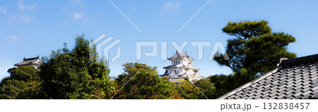 秋の爽やかな青空と世界文化遺産で国宝姫路城のある風景 秋の爽やかな青空と世界文化遺産で国宝姫路城のある風景 132838457