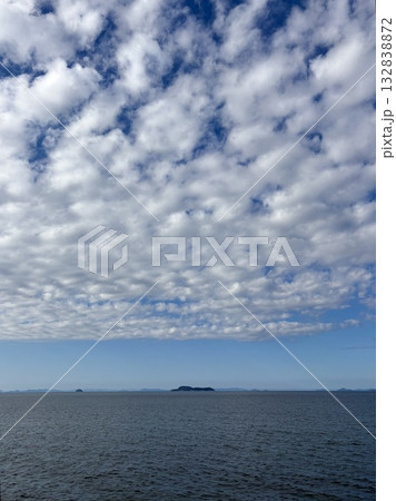 秋の青瀬戸内海/海のある暮らし 秋の青瀬戸内海/海のある暮らし 132838872