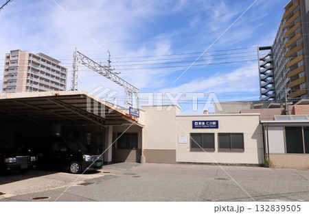 阪急今津北線　仁川駅の西口駅舎 132839505