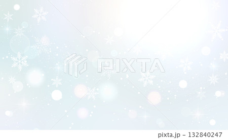 柔らかな銀色の雪の背景（エレガントな冬のイメージ） 132840247