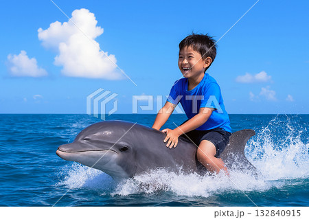 イルカに乗った少年 イルカに乗った少年 132840915