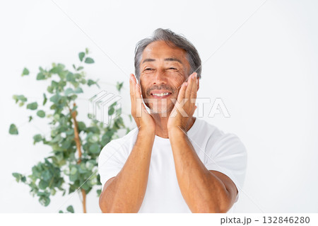 メンズビューティー　マッサージ　男性 132846280