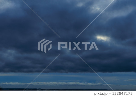 曇り空 曇り空 132847173