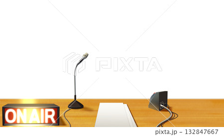 透過された、ラジオブースのテーブル 132847667