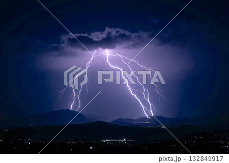 落ちた雷 132849917