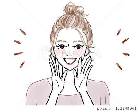 女性　おーい　呼ぶ　注目　応援　両手 132849941
