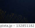 紺色のシックな背景と金の線 132851182