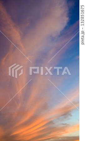 夕空素材(縦構図) 夕空素材(縦構図) 132851675