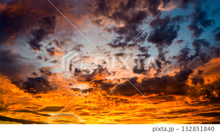夕暮れ素材 132851840