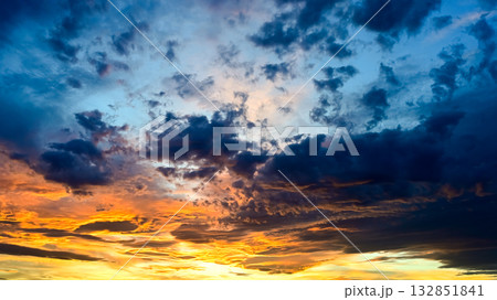 夕暮れ素材 132851841