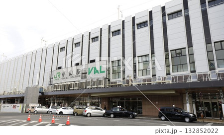 JR東北線(宇都宮線)の小山駅西口 JR東北線(宇都宮線)の小山駅西口 132852022