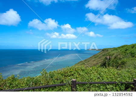 宮古島の東海岸沿いにある絶景スポット	 132854592
