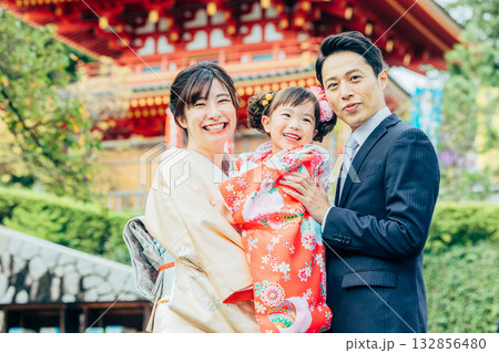 家族　七五三　ポートレート 132856480