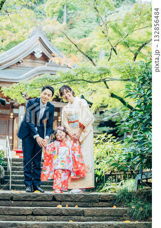 家族　七五三　ポートレート 132856484