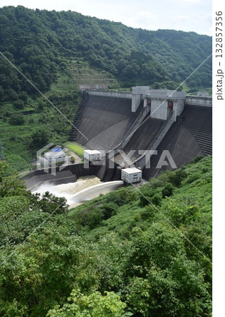 月山ダム（がっさんダム）山形県鶴岡市 132857356