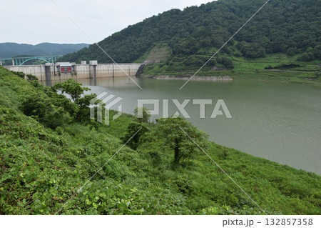 月山ダム（がっさんダム）山形県鶴岡市 132857358