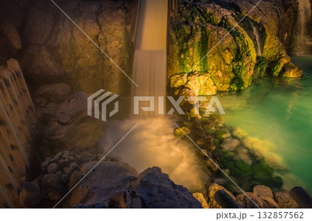 草津温泉夜景~湯滝・湯滝の池~(草津町-群馬県) 草津温泉夜景~湯滝・湯滝の池~(草津町-群馬県) 132857562