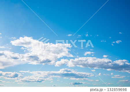 青い空と白い雲 132859698