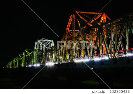 長生橋のライトアップ(新潟県長岡市) 長生橋のライトアップ(新潟県長岡市) 132860428