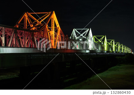 長生橋のライトアップ（新潟県長岡市）	 132860430