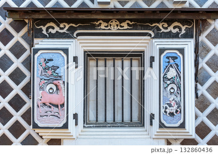 機那サフラン酒の鏝絵(新潟県長岡市) 機那サフラン酒の鏝絵(新潟県長岡市) 132860436