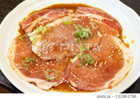 おいしい焼き肉屋の豚ロース おいしい焼き肉屋の豚ロース 132861796