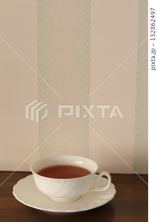 テーブルに置かれた紅茶 テーブルに置かれた紅茶 132862497