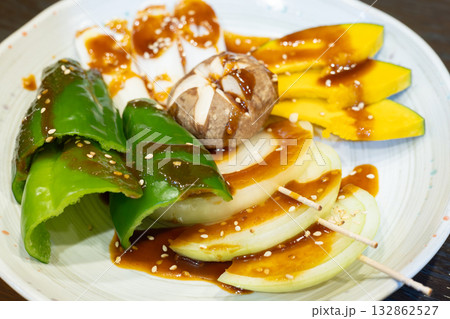おいしい焼き肉屋の野菜焼き 132862527
