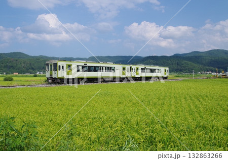 小海線の田園地帯 132863266