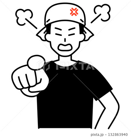 指差して怒る居酒屋の男性店員 132863940