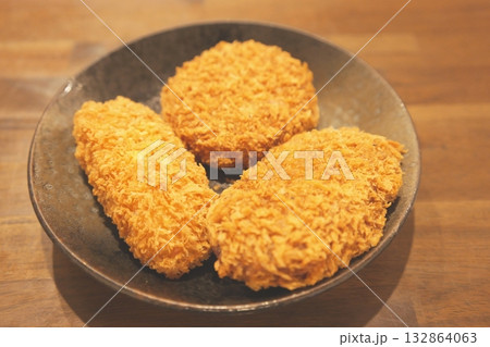 サクサクのコロッケの美味しい一皿 サクサクのコロッケの美味しい一皿 132864063
