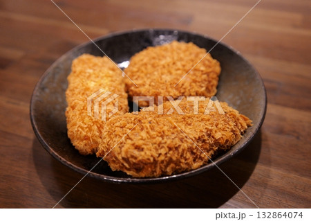 サクサクのコロッケの美味しい一皿 サクサクのコロッケの美味しい一皿 132864074