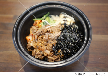 牛カルビビビンバ丼ビビンバ丼の素材 132864153