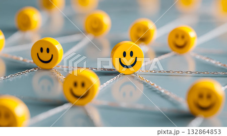 笑顔とつながりを象徴するネットワーク 笑顔とつながりを象徴するネットワーク 132864853
