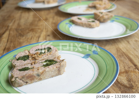 spinach beef meatloaf 132866100