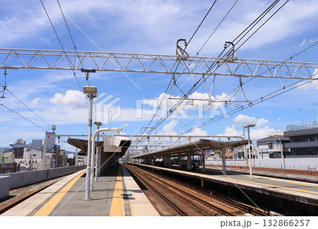阪急神戸線 園田駅のホームと風景 阪急神戸線 園田駅のホームと風景 132866257