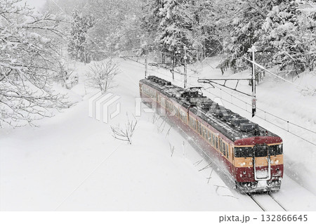413・455系　えちごトキめき鉄道 132866645