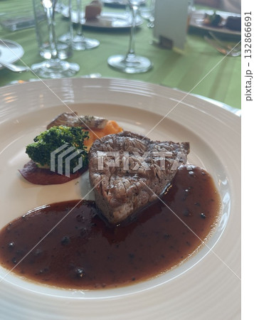 ステーキ　ホテル　ランチ　結婚式　パーティー　ディナー 132866691