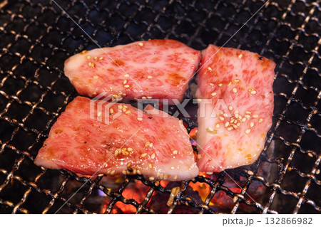 おいしい焼き肉屋の上カルビ焼肉 おいしい焼き肉屋の上カルビ焼肉 132866982