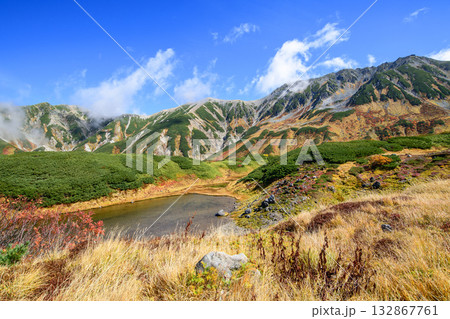 室堂平 みどりが池と立山連峰秋の絶景 立山黒部アルペンルート 室堂平 富山県 室堂平 みどりが池と立山連峰秋の絶景 立山黒部アルペンルート 室堂平 富山県 132867761