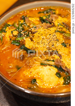 美味しい焼き肉屋のユッケジャンクッパ 132868282