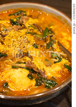 美味しい焼き肉屋のユッケジャンクッパ 132868283