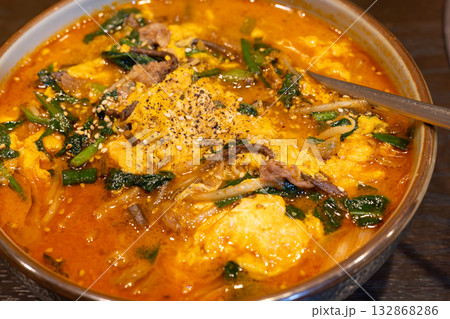 美味しい焼き肉屋のユッケジャンクッパ 132868286